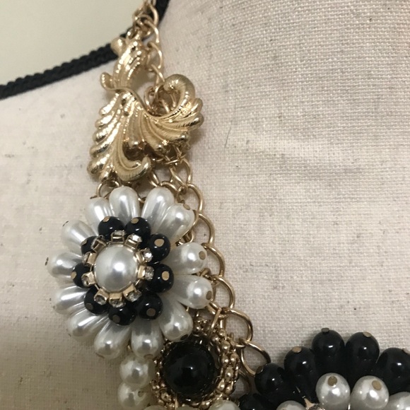 NWOT Beautiful custom jewelry necklace - Picture 2 of 2